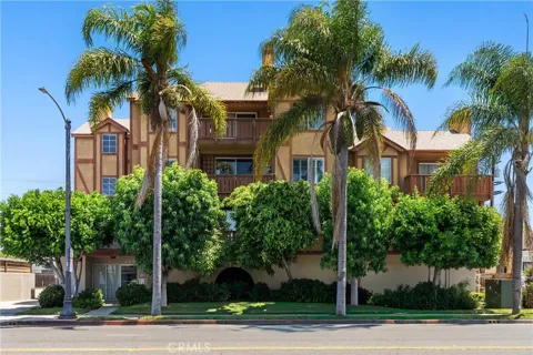 384 Redondo Avenue #401