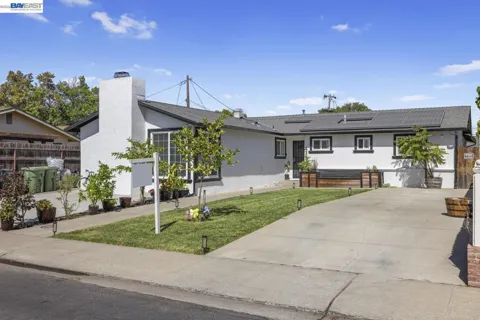 471 Helen Ave.