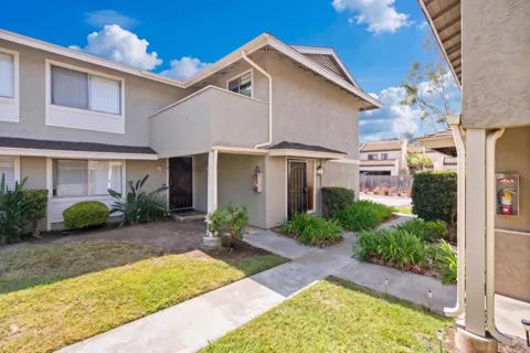 983 Amistad Place #D