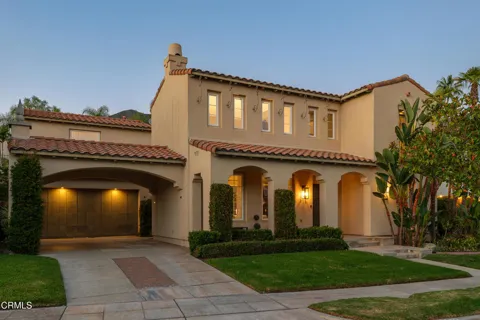 813 W Gabrielino Court