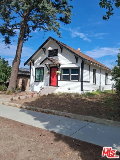 1017 S Washburn Avenue