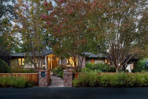 59 Nora Way