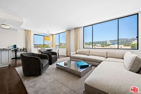412 Palm Drive