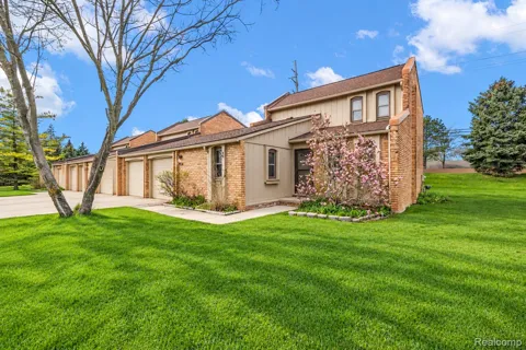 2905 Moon Lake Drive