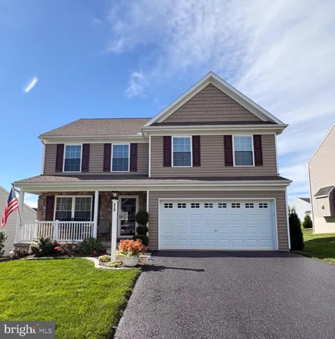 215 DARLINGTON COURT