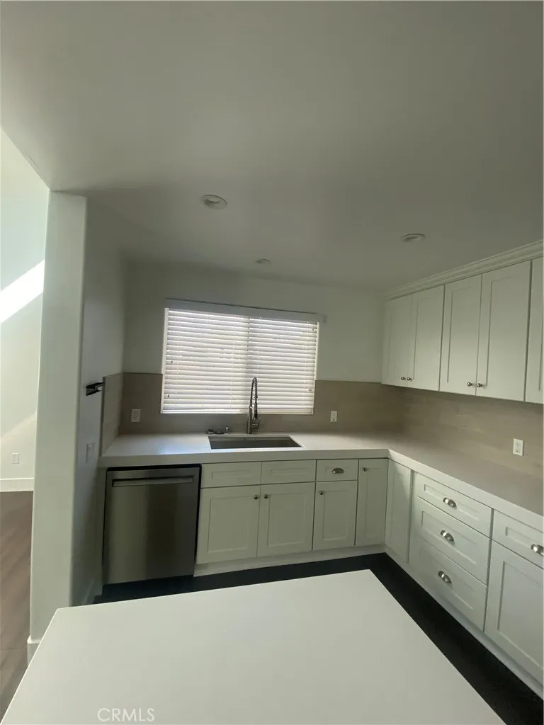 291 6th Upland, CA 91786