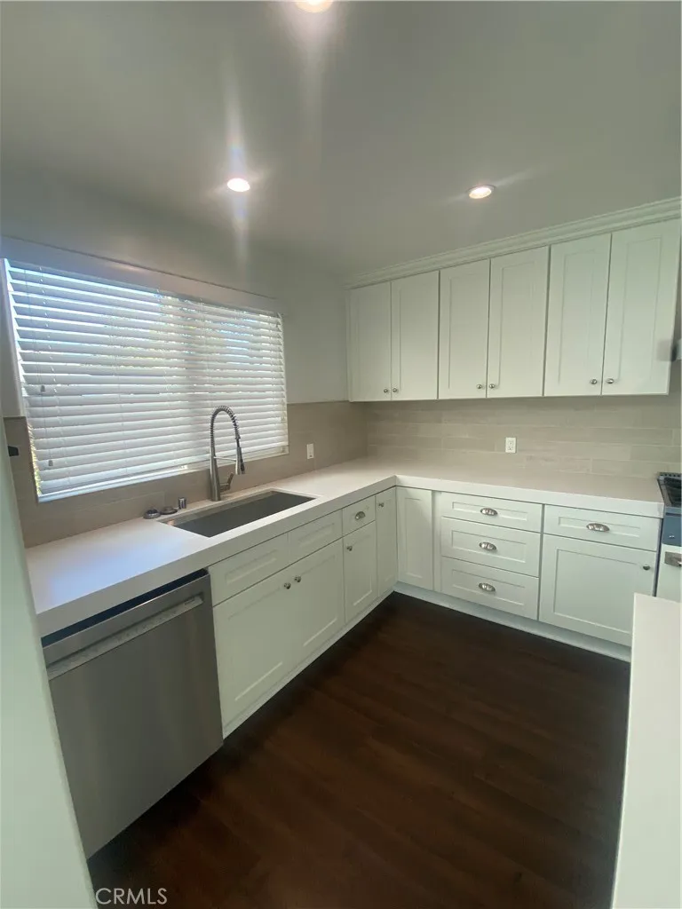 291 6th Upland, CA 91786