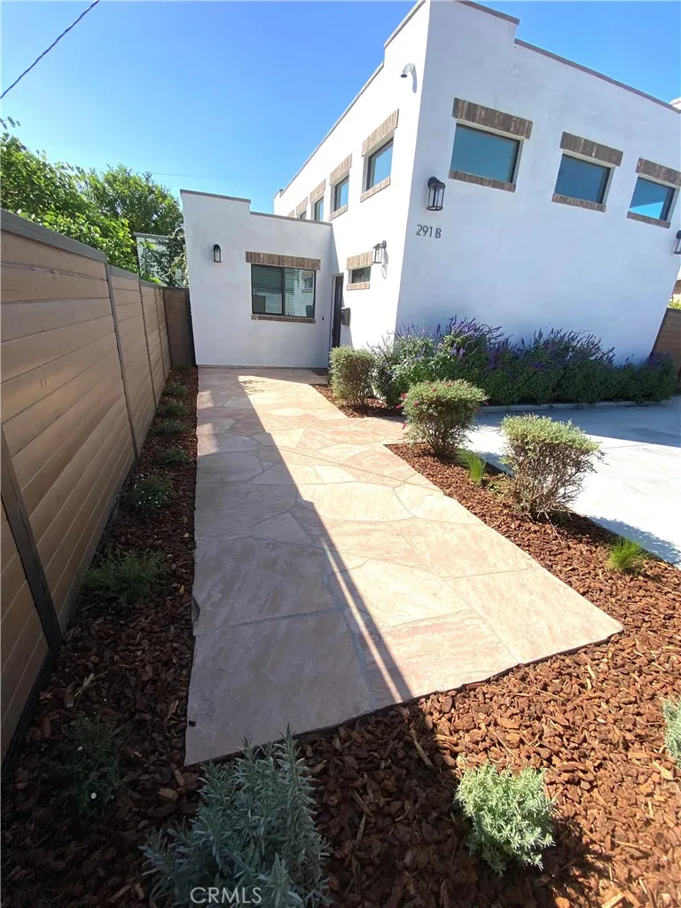 291 6th Upland, CA 91786