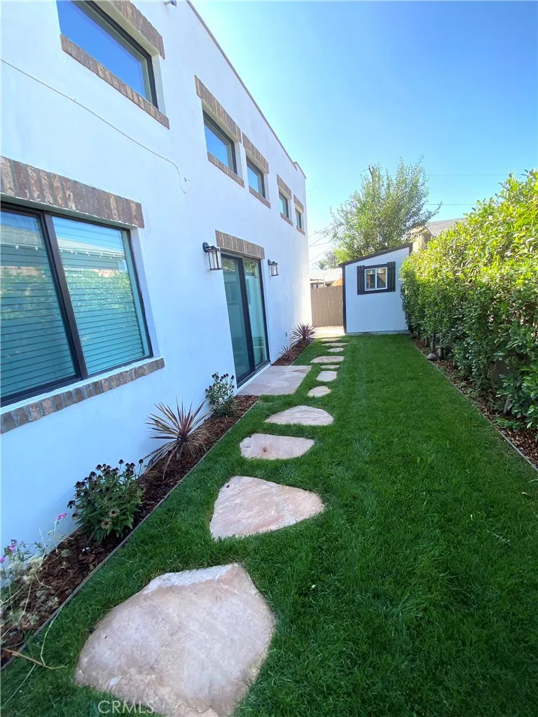 291 6th Upland, CA 91786