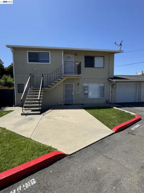 416 GROVE WAY