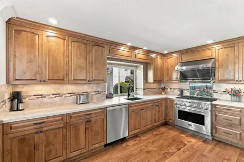 3425 Lake Albano Circle