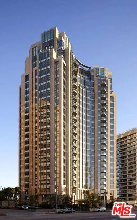 10776 Wilshire Boulevard #403