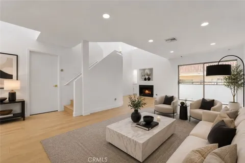 6036 Hazelhurst #C