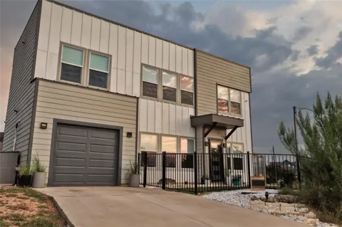10613 Knob Hill