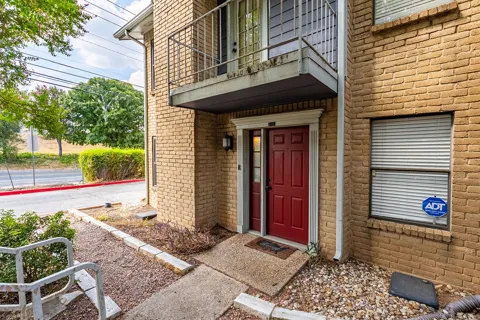 832 Banister Lane #832