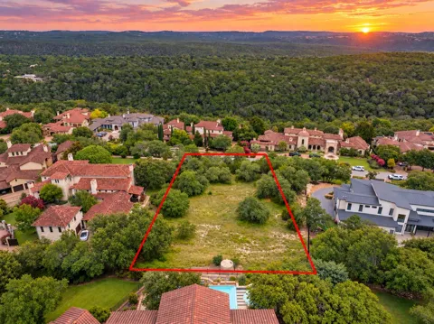 9100 Camelback Drive