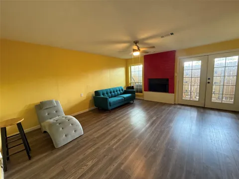 3240 Lombardy Lane #108
