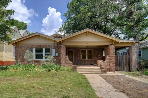 916 W Hickory Street