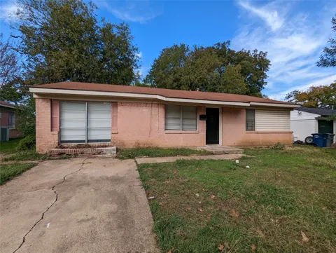 3827 Black Oak Drive