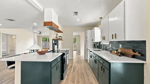 1206 Foster Lane