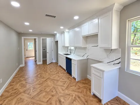 1128 W Bullock Street