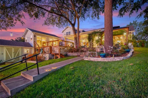 122 Redondo Drive