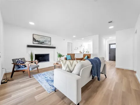 8 Atlanta Court