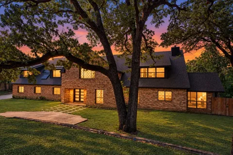 2114 Coral Drive