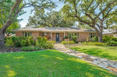 3866 Medallion Lane