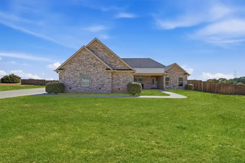 1001 Johnson Trail