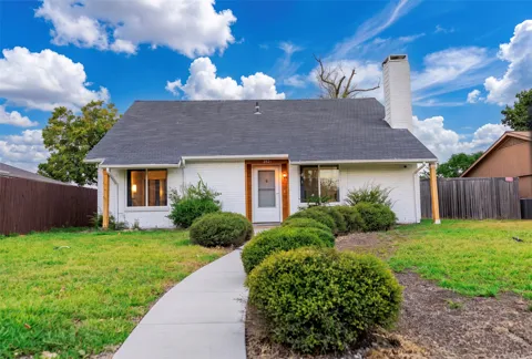 2821 Lancer Lane