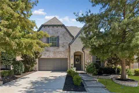2309 Leslie Lane