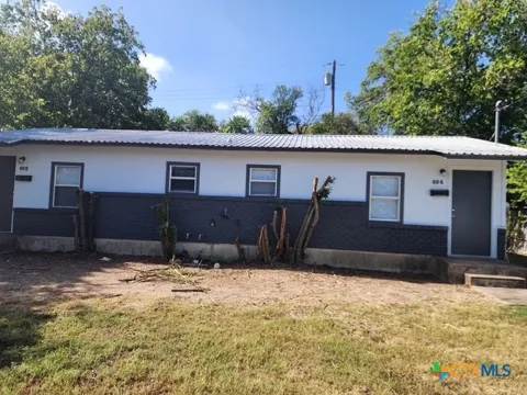 404 W Hallmark Avenue #402
