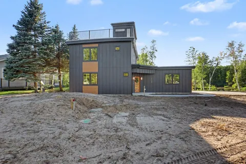 8135 Island Court