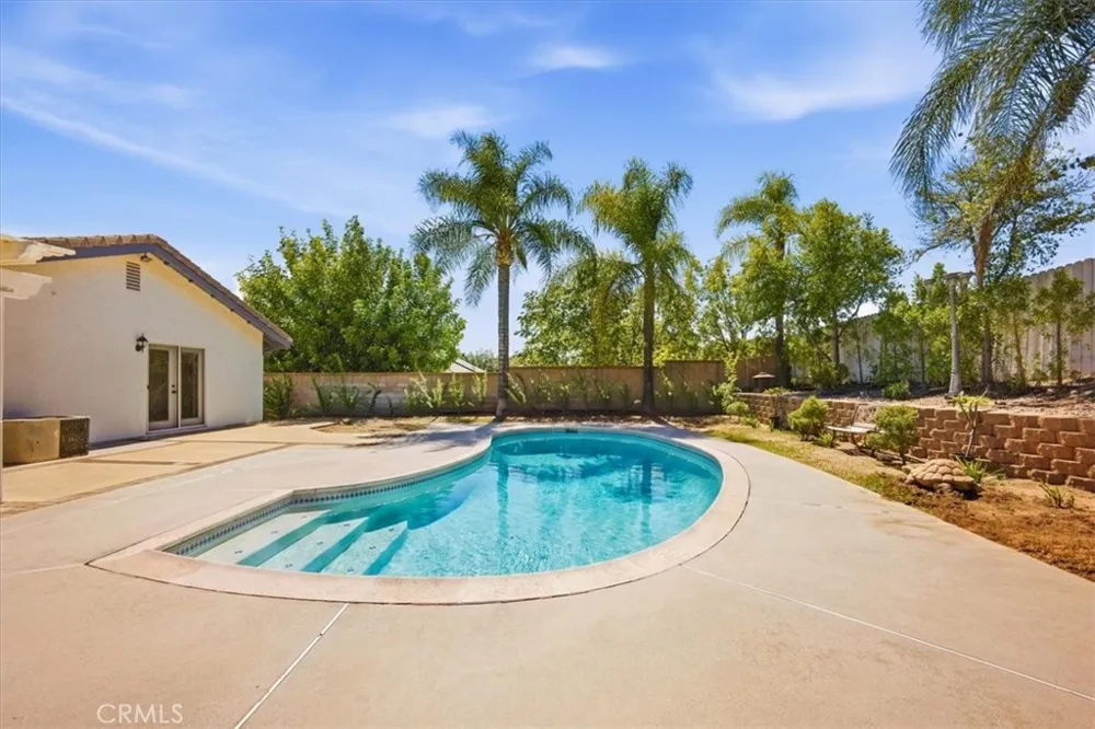 1931 Redding Way Upland, CA 91784