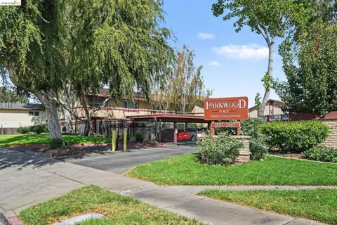 1501 Parkwood Pl