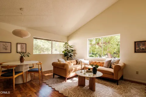 1101 Summit Avenue #1