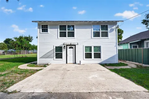408 W Donovan Street