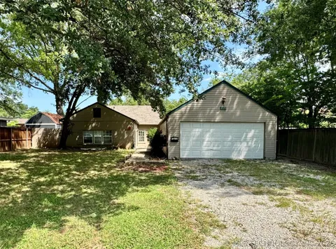 2623 E 55th Place
