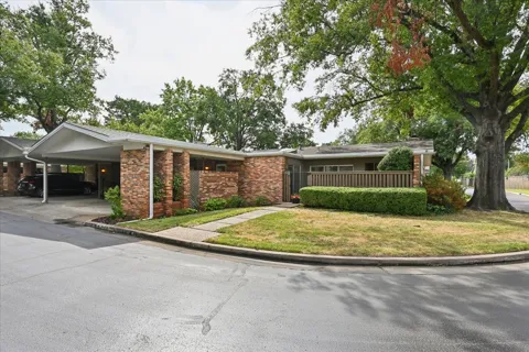 2112 E 59th Street #B6