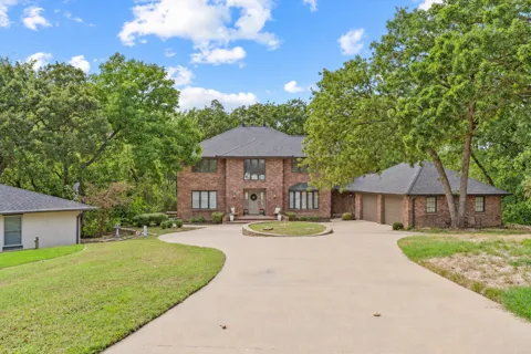 601 Oakridge Drive