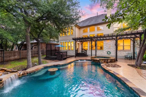 2709 Deep River Circle