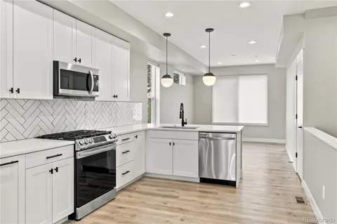 4925 W 10th Avenue #101
