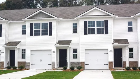 1327 Churchill Lane