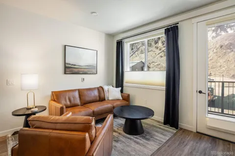 2121 Hummingbird Way #201