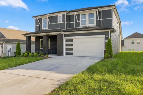 421 Long Dr