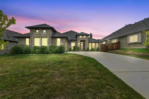 3010 Holland Lane