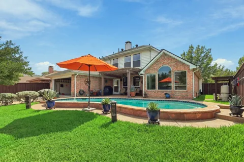 942 Village Parkway