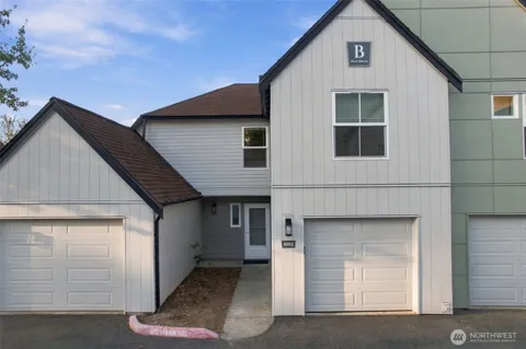 6704 S 239TH PLACE #B102