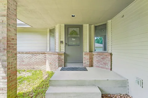 8912 Vincent Place